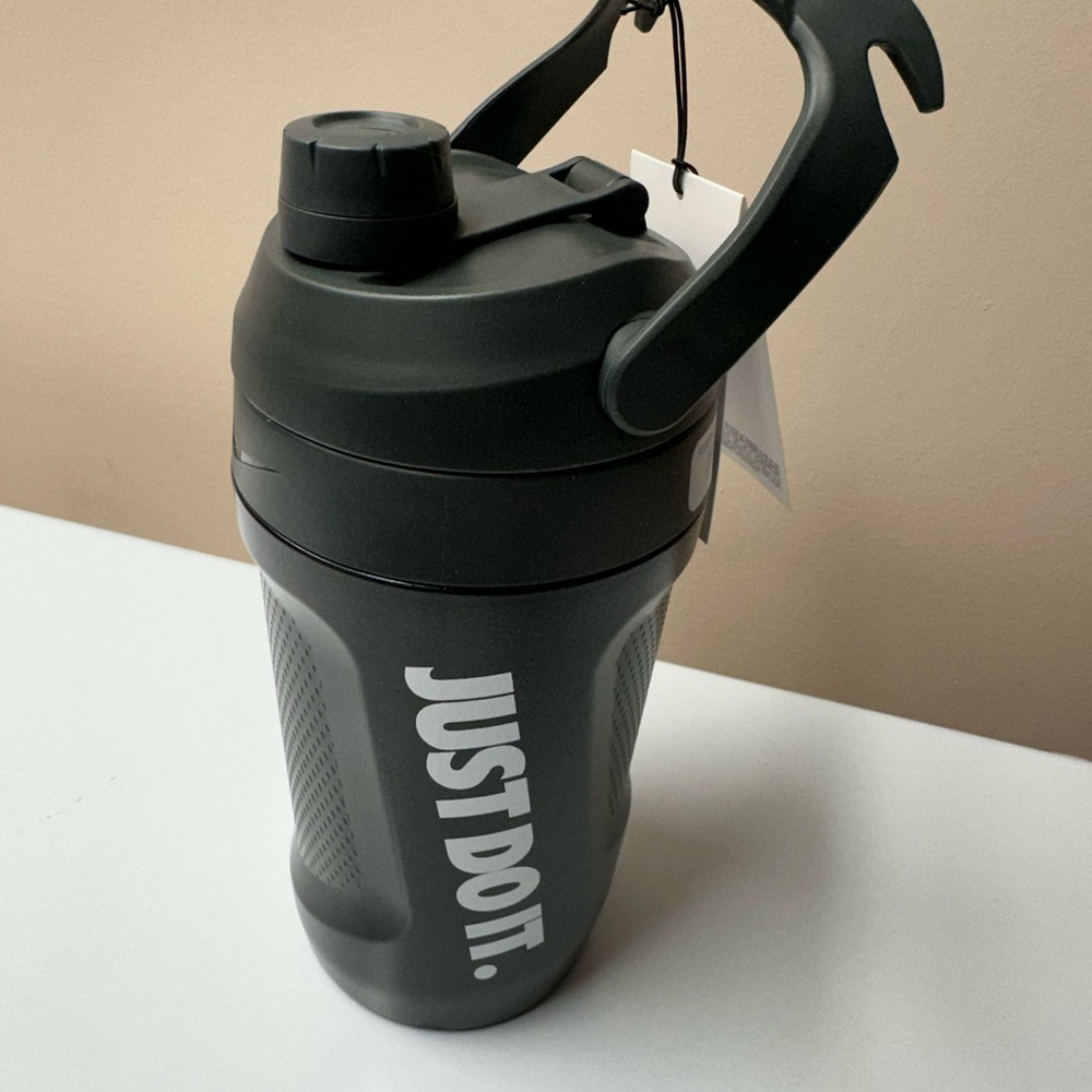 Nike Black Hyperfuel Insulated Chug Bottle